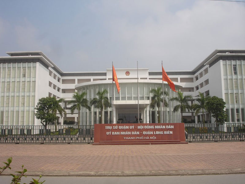Dán giấy dán kính chống nắng cho UBND Quận