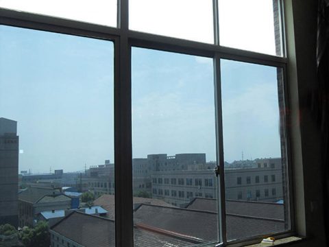 Dán kính cách nhiệt cho cửa sổ tòa nhà cao tầng