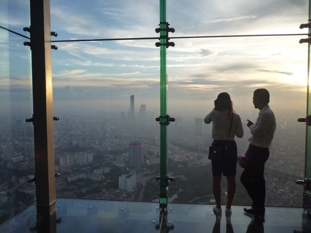 Tôi ở tầng cao dán phim cách nhiệt thế nào